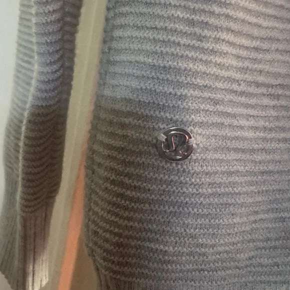 lululemon athletica Men's Crewneck Sweater in Heather Gray - Picture 3 of 7